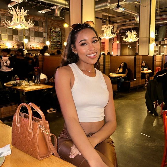 Meet your Posher, Rinya - Picture 1 of 1